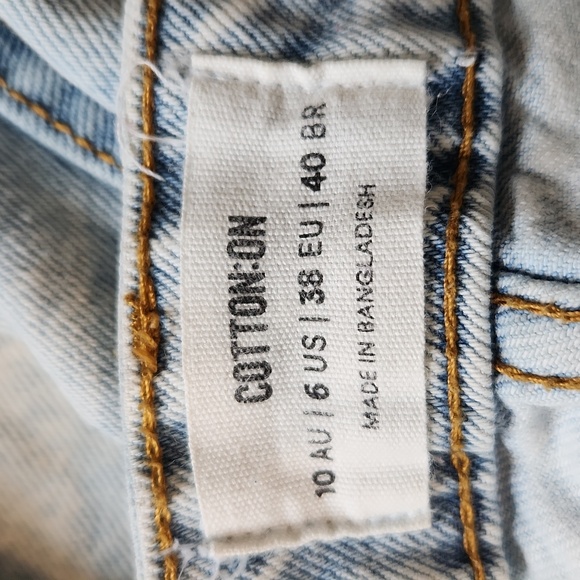 Cotton:on high rise mom jeans shorts, sz 6 - Picture 3 of 4